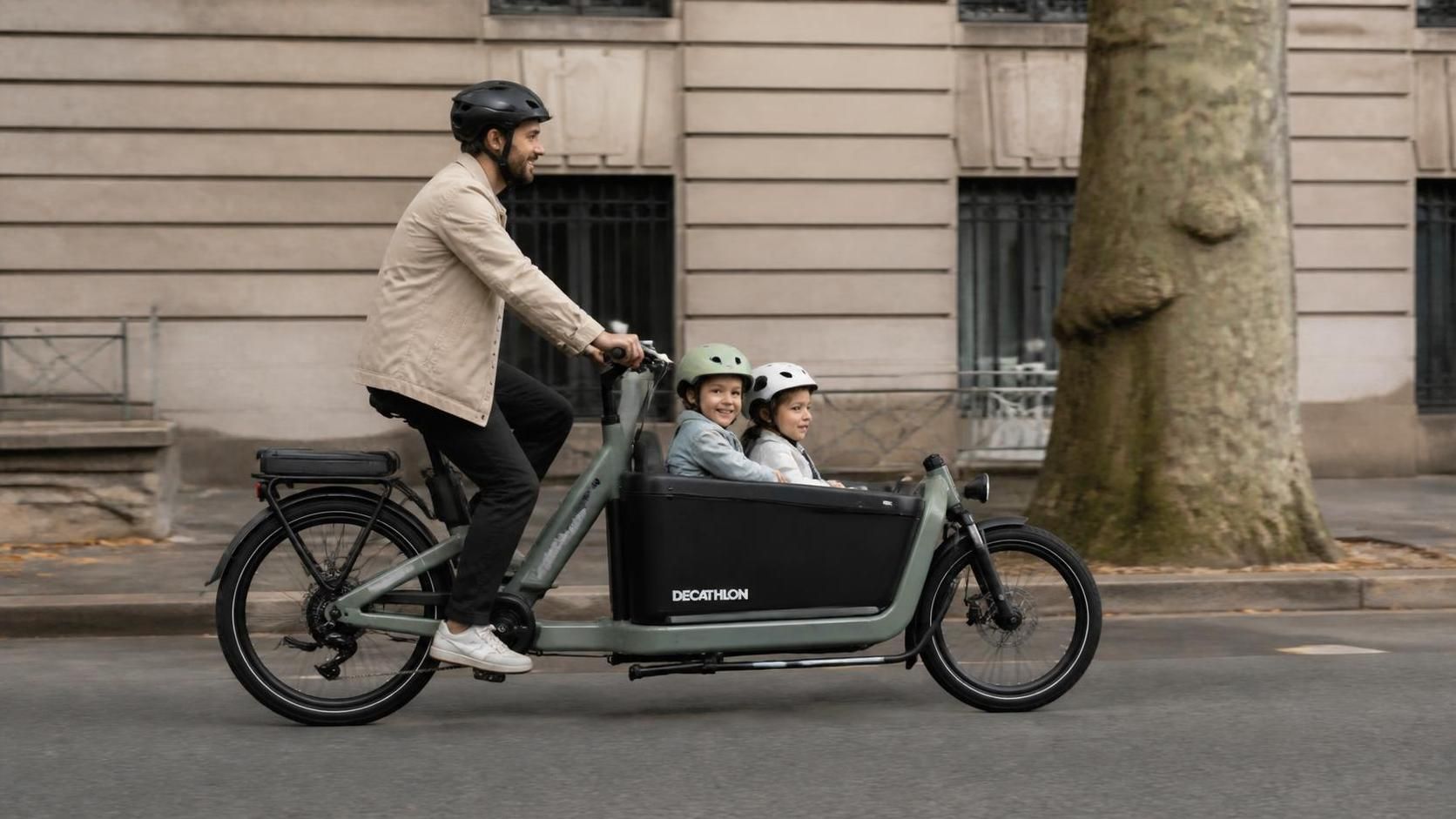 découvrez comment décathlon transforme la mobilité urbaine grâce à son vélo cargo innovant, alliant praticité, écologie et design moderne pour faciliter vos déplacements en ville.