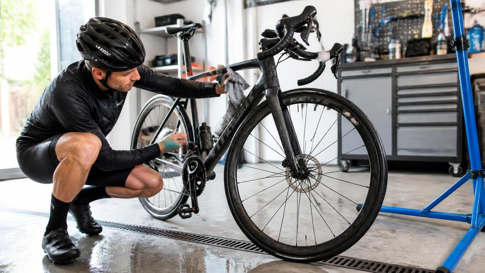 découvrez les gestes essentiels pour entretenir votre vélo après chaque sortie et garantir sa longévité et ses performances.