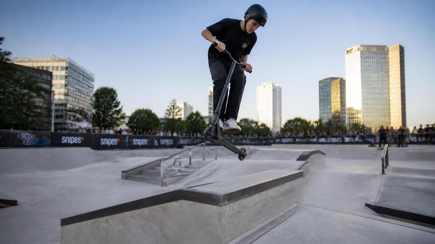 découvrez les meilleures astuces et techniques pour maîtriser la trottinette freestyle et rider comme un professionnel. guide complet pour tous les passionnés de tricks et sensations fortes.